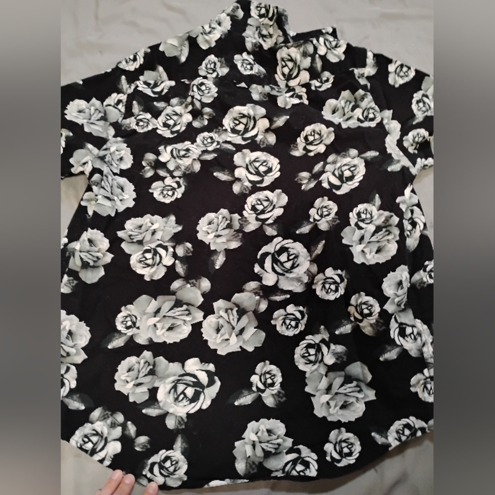 Denim & Flower Monochrome Floral Shirt - Picture 7 of 7
